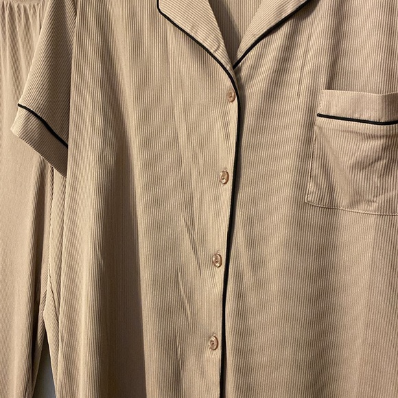 Nicole Miller 2 piece pajama set, brand new.  Inseam 30 , lightweight and soft. - Picture 2 of 7